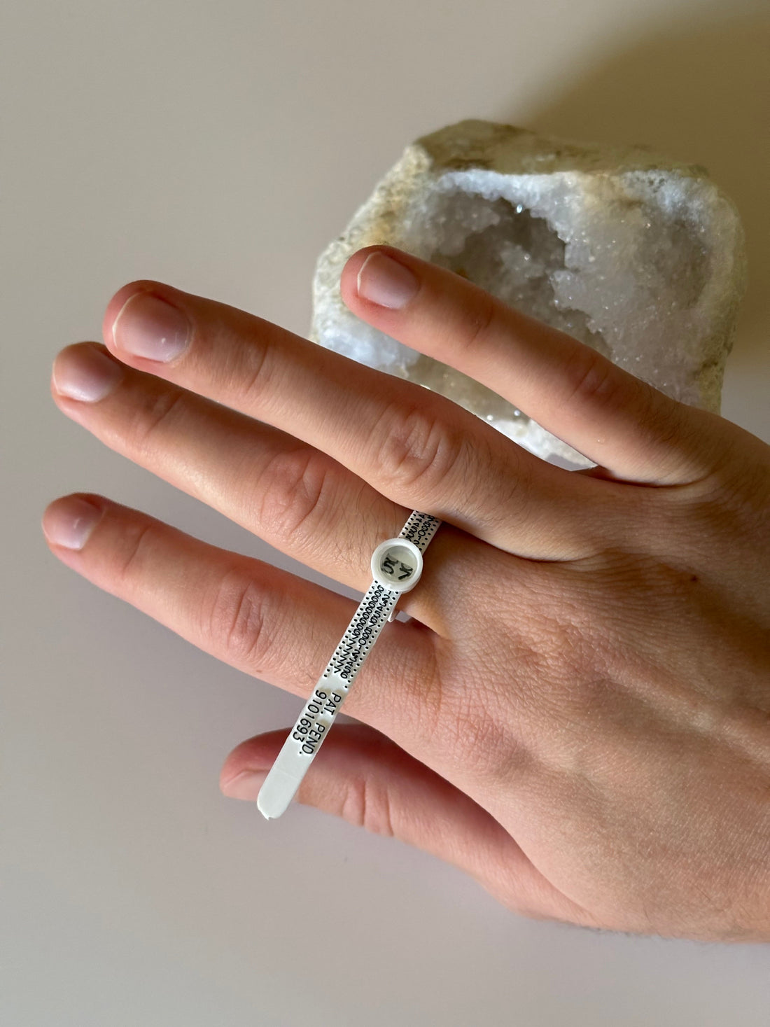 Baguier réglable pour mesurer sa taille de doigt et connaître sa taille de bague